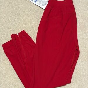 Lululemon adapted state jogger dark red size 6 NWT sold out